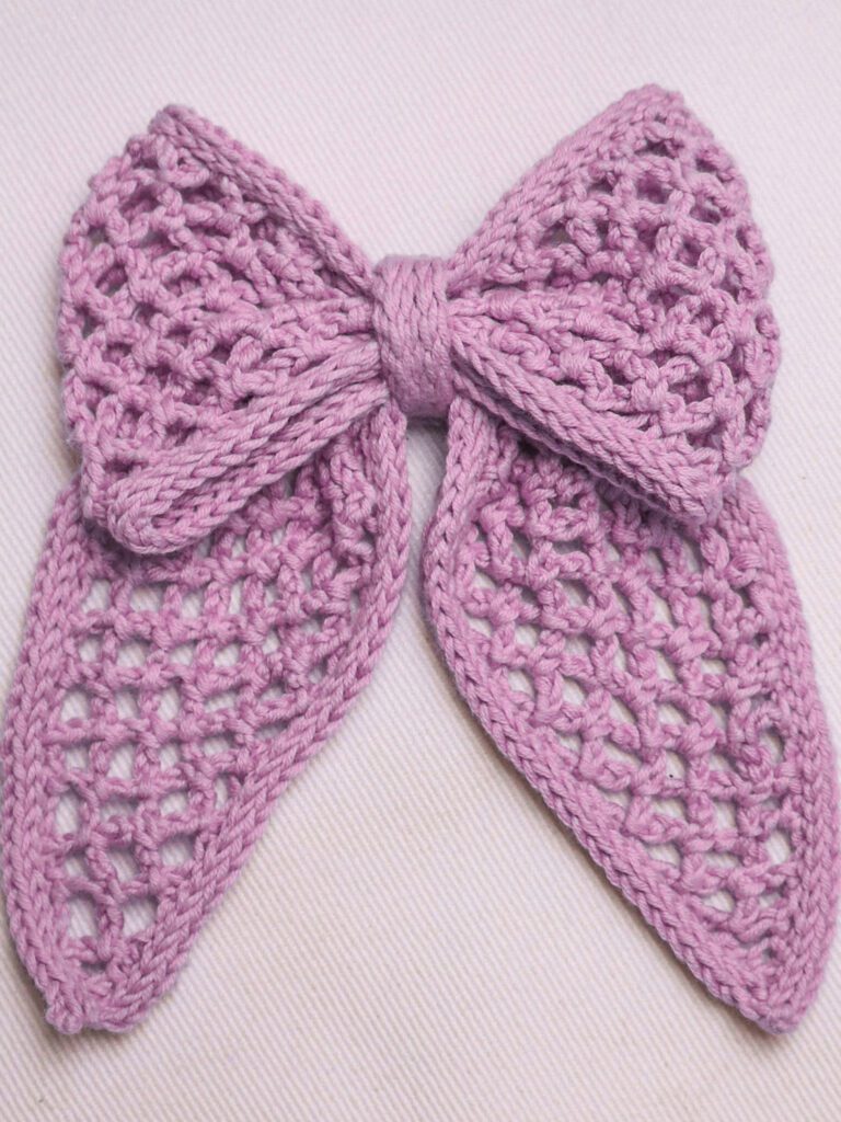 Airy diamond-mesh crochet fishnet bow — quick crochet bow pattern