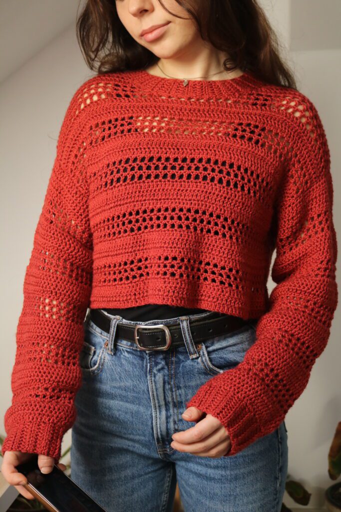 Back decrease and mesh-stripe detail of the Bari crochet sweater