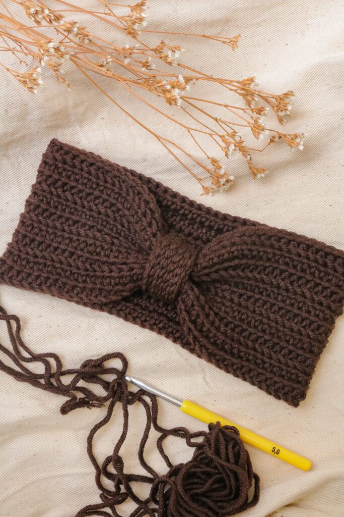 The Claire Earwarmer: Free Beginner Crochet Earwarmer Pattern claire earwarmer