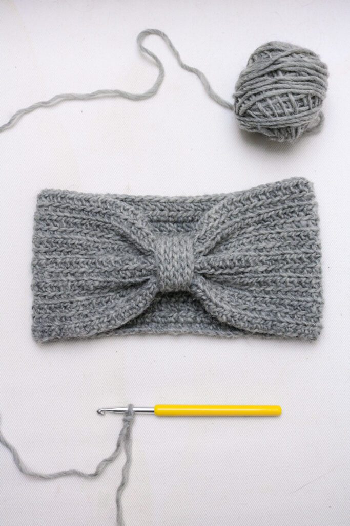 The Claire Earwarmer: Free Beginner Crochet Earwarmer Pattern claire earwarmer