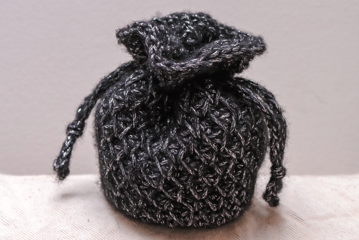The Honey Pouch – Free Crochet Pouch Pattern